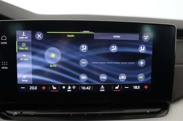 Škoda Octavia (2021) thumbnail 11