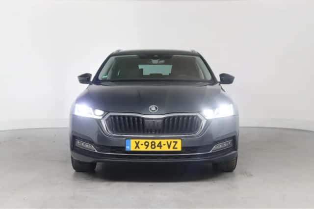 Škoda Octavia (2021) thumbnail 18