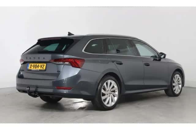 Škoda Octavia (2021) thumbnail 7