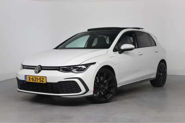 Volkswagen Golf (2022) thumbnail 1