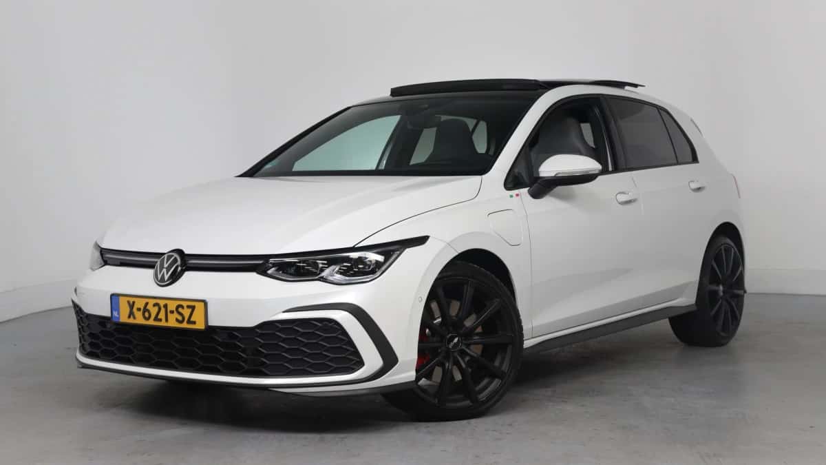 Volkswagen Golf (2022) — foto 1