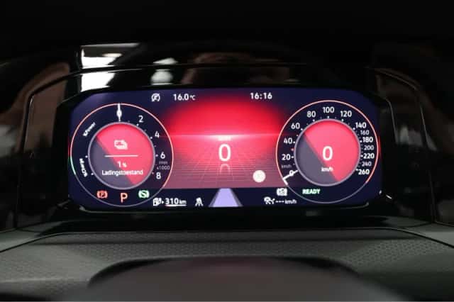 Volkswagen Golf (2022) thumbnail 16