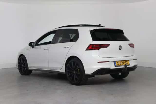 Volkswagen Golf (2022) thumbnail 3