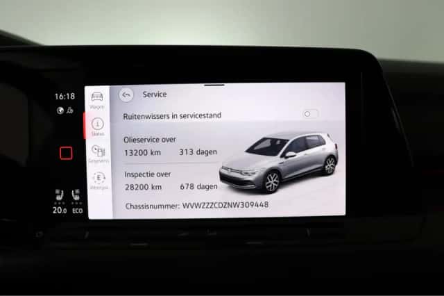 Volkswagen Golf (2022) thumbnail 22