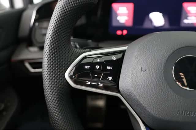 Volkswagen Golf (2022) thumbnail 27