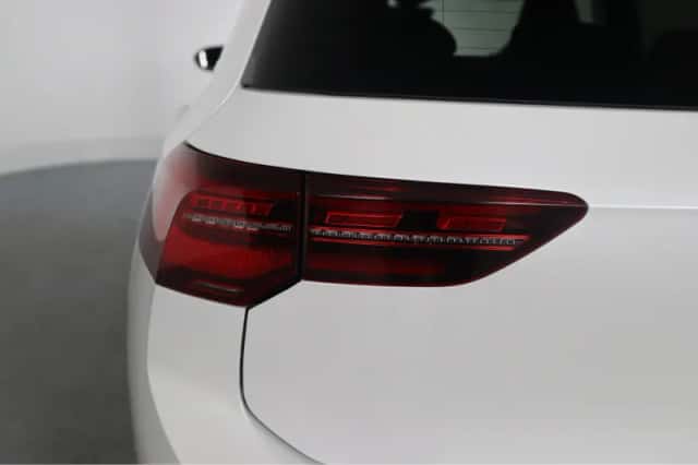 Volkswagen Golf (2022) thumbnail 32