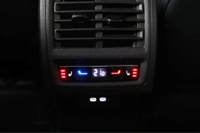 Volkswagen Golf (2022) thumbnail 35