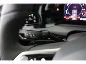Volkswagen Golf (2022) thumbnail 44