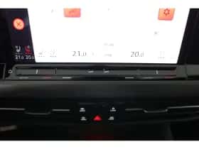 Volkswagen Golf (2022) thumbnail 47
