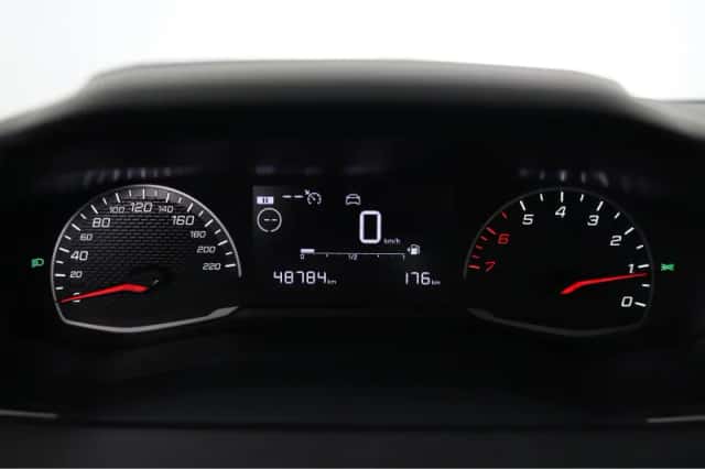 Peugeot 208 (2023) thumbnail 12