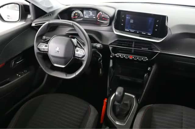 Peugeot 208 (2023) thumbnail 17