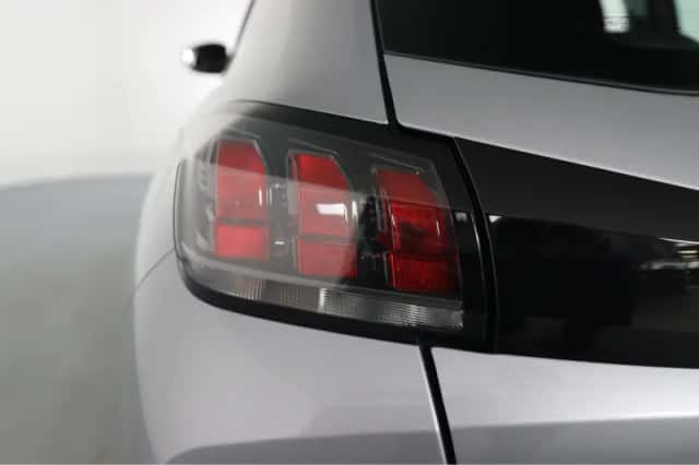Peugeot 208 (2023) thumbnail 20