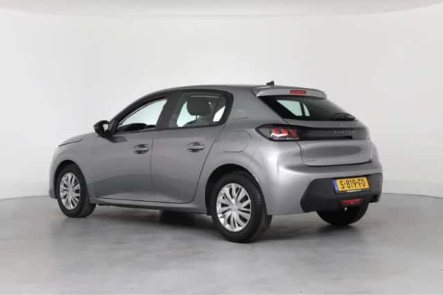 Peugeot 208 (2023) thumbnail 3