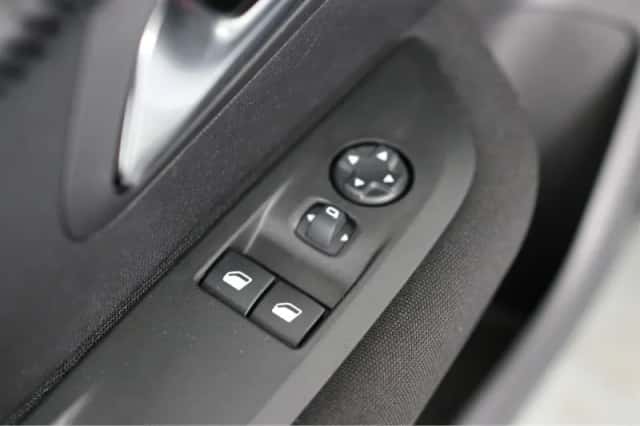 Peugeot 208 (2023) thumbnail 24