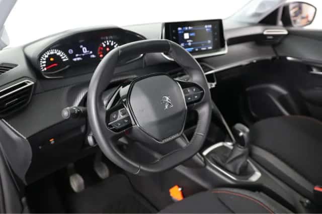 Peugeot 208 (2023) thumbnail 5