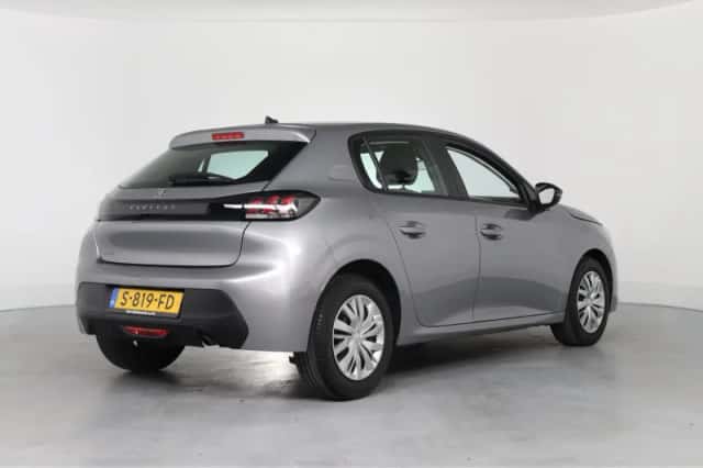 Peugeot 208 (2023) thumbnail 8