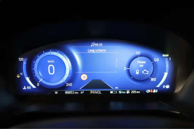 Ford Kuga (2023) thumbnail 11