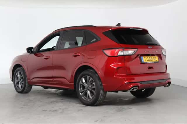 Ford Kuga (2023) thumbnail 3