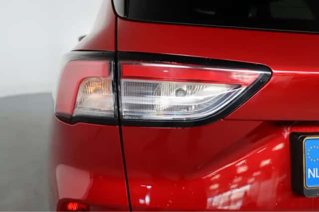 Ford Kuga (2023) thumbnail 33