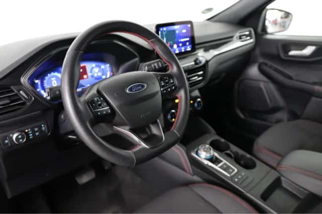 Ford Kuga (2023) thumbnail 5