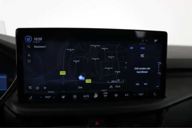 Ford Kuga (2024) thumbnail 42