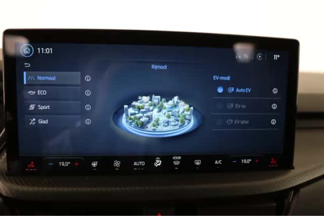 Ford Kuga (2024) thumbnail 49