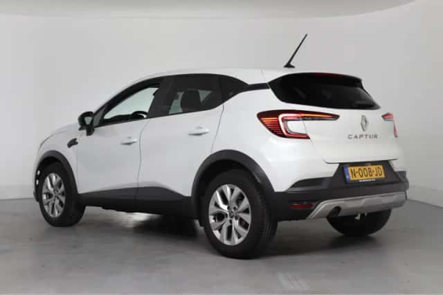 Renault Captur (2021) thumbnail 3