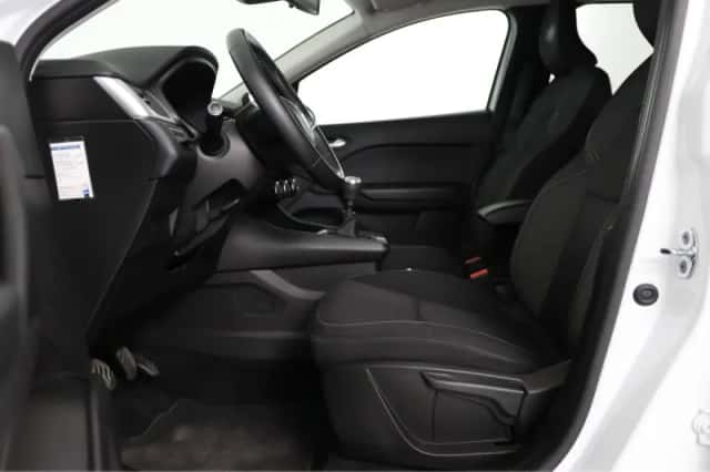 Renault Captur (2021) thumbnail 23