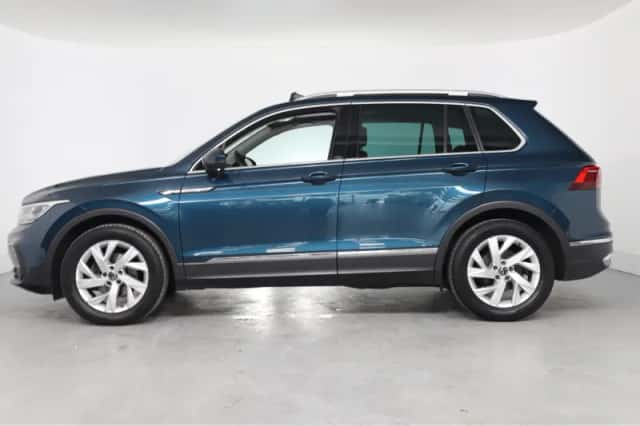Volkswagen Tiguan (2021) thumbnail 2