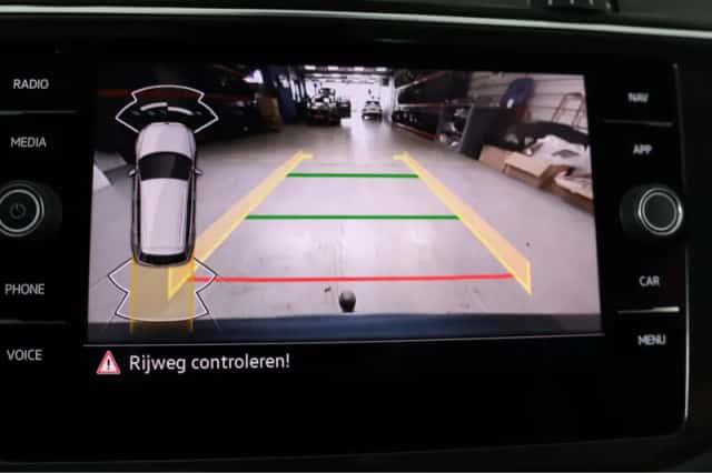 Volkswagen Tiguan (2021) thumbnail 13