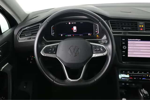 Volkswagen Tiguan (2021) thumbnail 24
