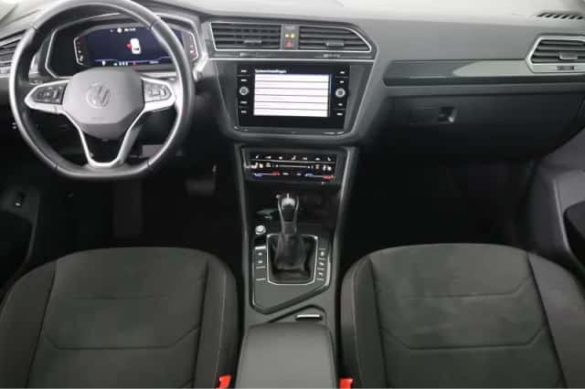 Volkswagen Tiguan (2021) thumbnail 4