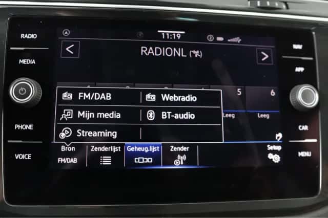 Volkswagen Tiguan (2021) thumbnail 33