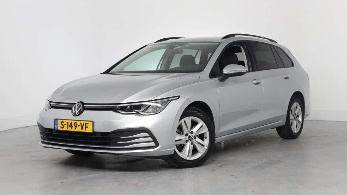 Volkswagen Golf (2023) — foto 1