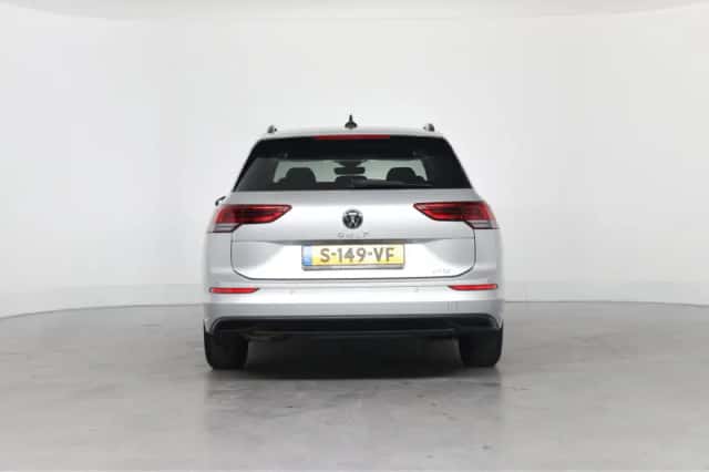 Volkswagen Golf (2023) thumbnail 12