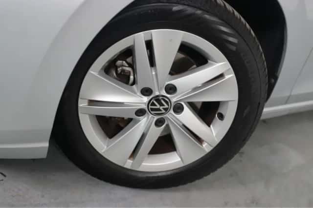 Volkswagen Golf (2023) thumbnail 24