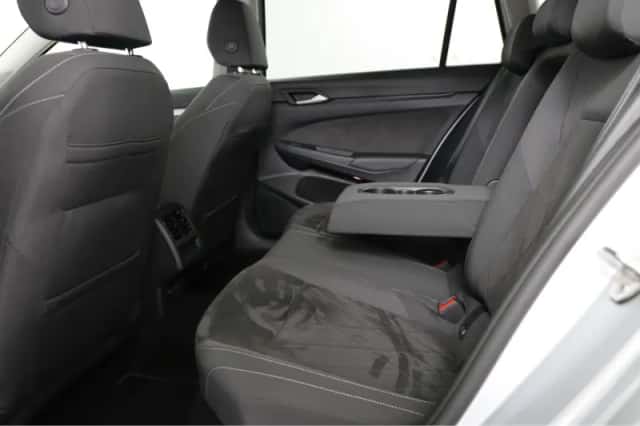 Volkswagen Golf (2023) thumbnail 30
