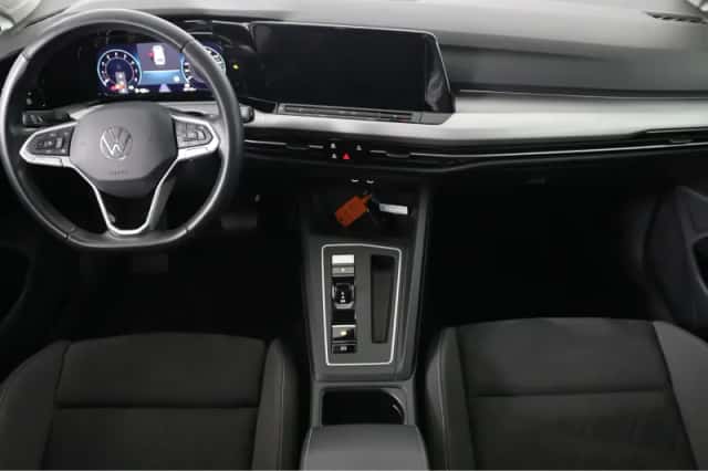 Volkswagen Golf (2023) thumbnail 4