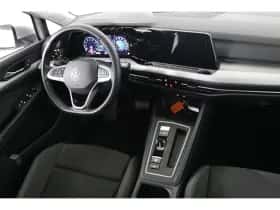 Volkswagen Golf (2023) thumbnail 32
