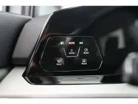 Volkswagen Golf (2023) thumbnail 34
