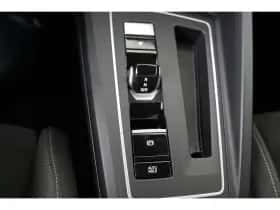 Volkswagen Golf (2023) thumbnail 42