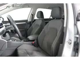 Volkswagen Golf (2023) thumbnail 6