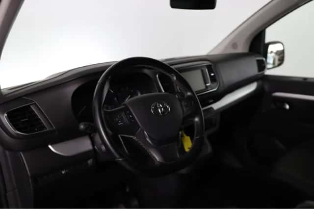 Toyota Proace (2022) thumbnail 3