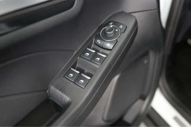 Ford Kuga (2024) thumbnail 26