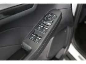 Ford Kuga (2024) thumbnail 26