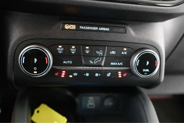 Ford Kuga (2024) thumbnail 38