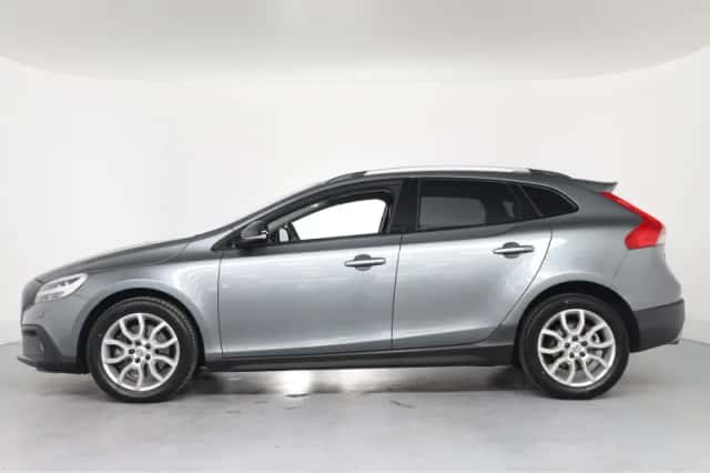 Volvo V40 (2019) thumbnail 2