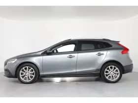 Volvo V40 (2019) thumbnail 2
