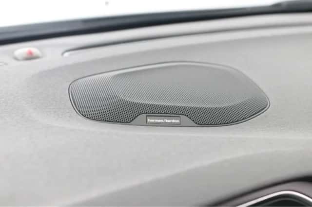 Volvo V40 (2019) thumbnail 23