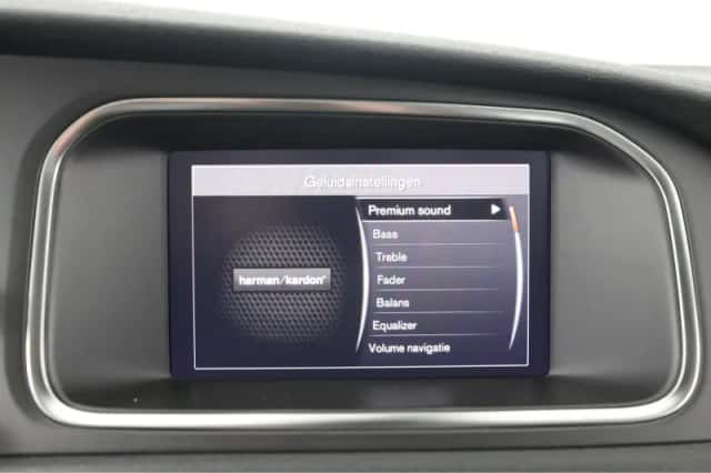 Volvo V40 (2019) thumbnail 24